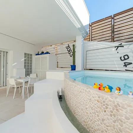Guest house Lux B&beach Sardvs *