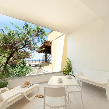 Lux B&beach Sardvs Guest house *
