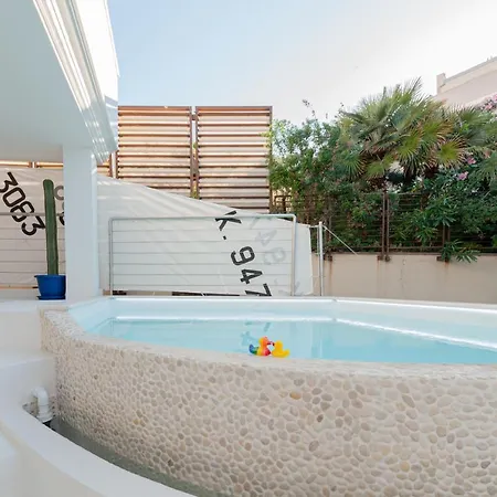 Guest house Lux B&beach Sardvs *